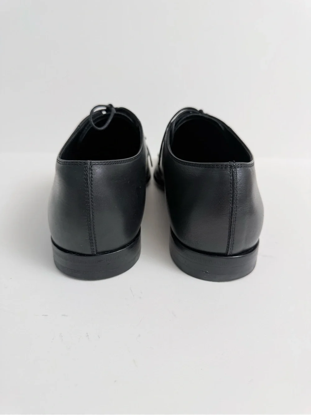 Tod's Smooth Leather Derby Lace-Up Plain Toe Dress Shoes in Black Men’s Size 7